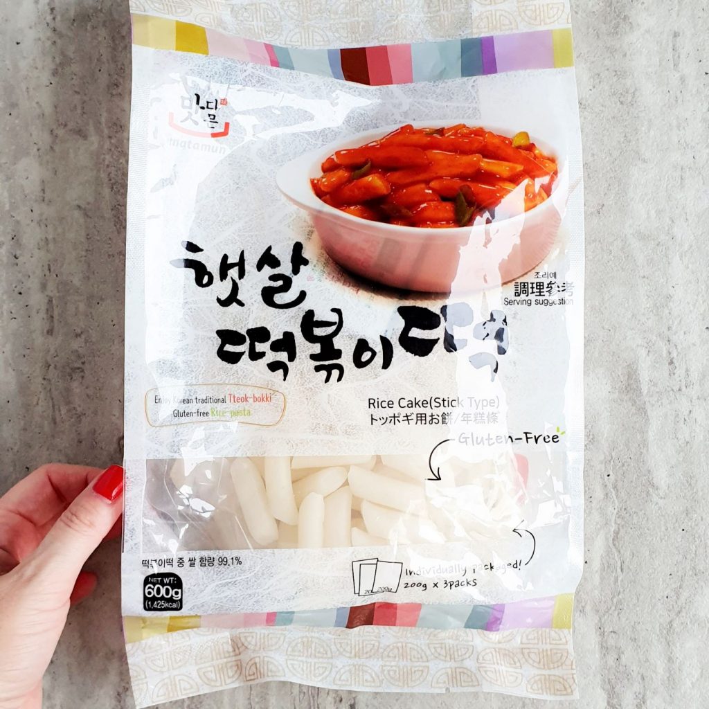 Koreańskie kluski ryżowe z warzywami
