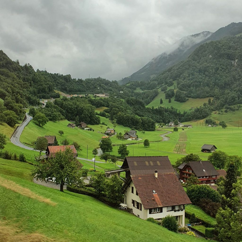 widoki z pociągu Szwajcaria
